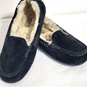 UGG Ansley SN 3312 Black Suede Moccasin Slippers Sherpa Lined Size 7